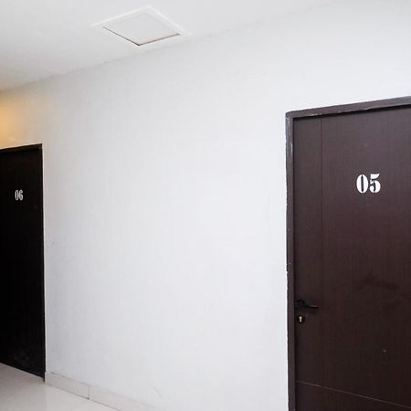 Reddoorz Near Tentrem Mall Semarang Hotel Exterior photo