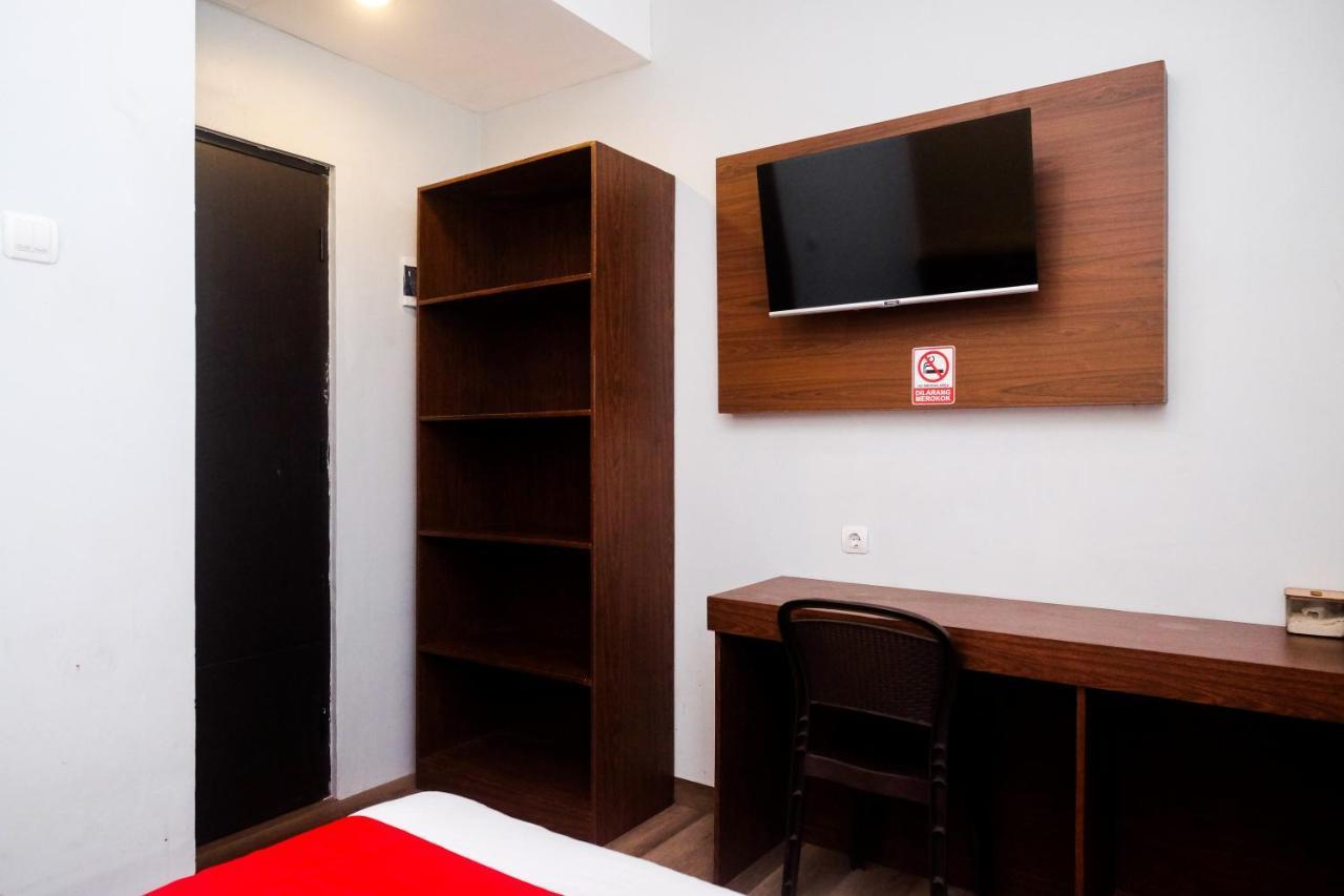 Reddoorz Near Tentrem Mall Semarang Hotel Exterior photo