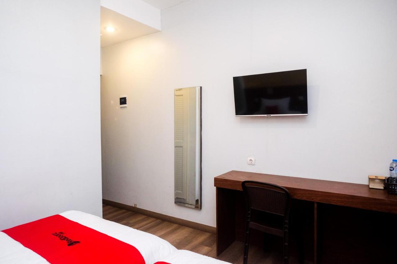 Reddoorz Near Tentrem Mall Semarang Hotel Exterior photo