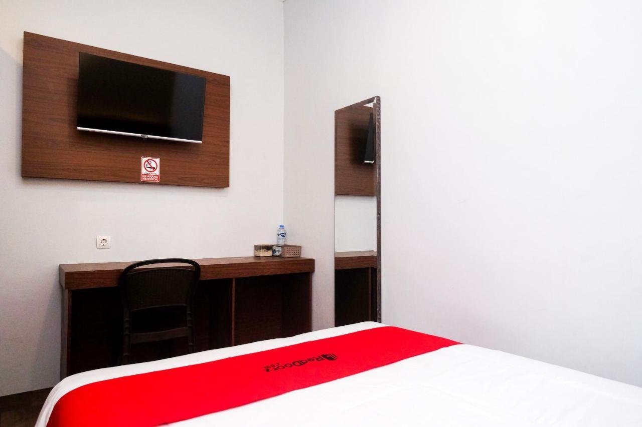 Reddoorz Near Tentrem Mall Semarang Hotel Exterior photo