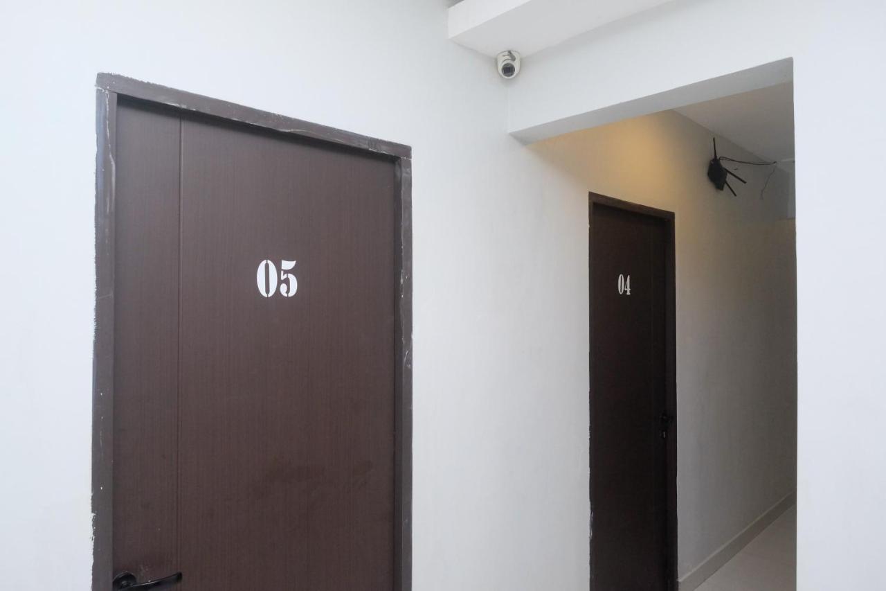 Reddoorz Near Tentrem Mall Semarang Hotel Exterior photo