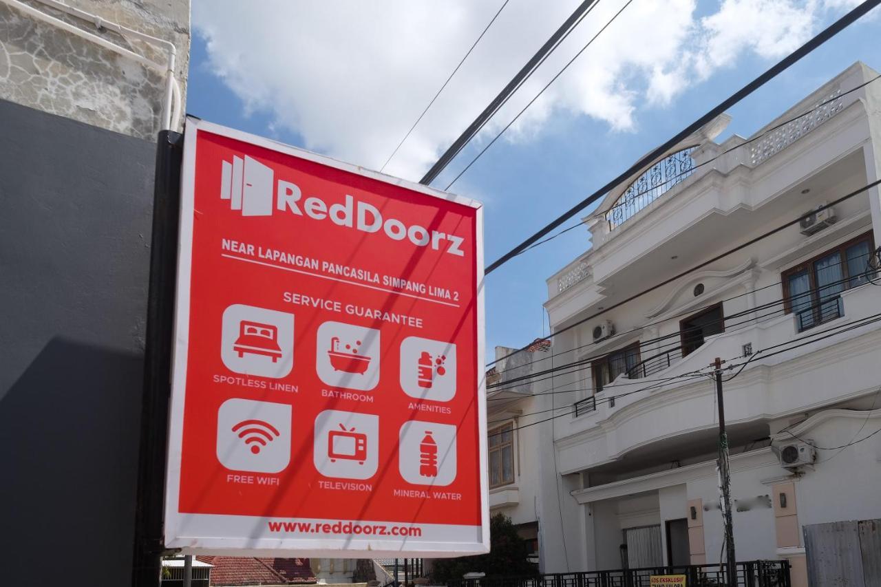 Reddoorz Near Tentrem Mall Semarang Hotel Exterior photo